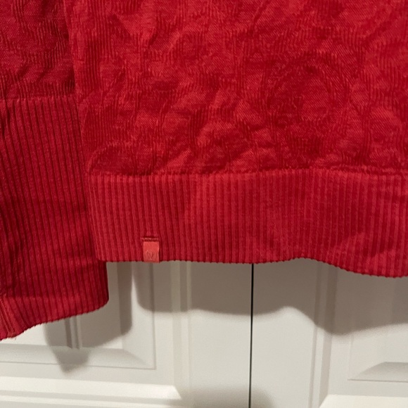 lululemon shirt - Picture 12 of 12